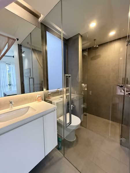 Stratum, 86 Elias Road, 2 Bedrooms, 775 sqft, Condominium For Rent, by Michelle Chia, 500066242 - Bathroom - PropertyGuru.com.sg