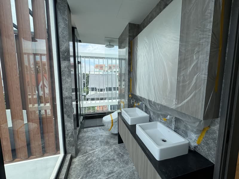 🔥 LAST BRAND NEW SEMI-D AT BEDOK AVENUE 🔥 Semi-Detached House For Sale at S$ 7,000,000 | PropertyGuru Singapore - Bathroom