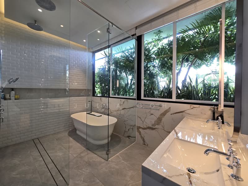 Almost New Prime Location Bungalow by Award Winning Architect! Detached House For Sale at S$ 20,000,000 | PropertyGuru Singapore - Bathroom