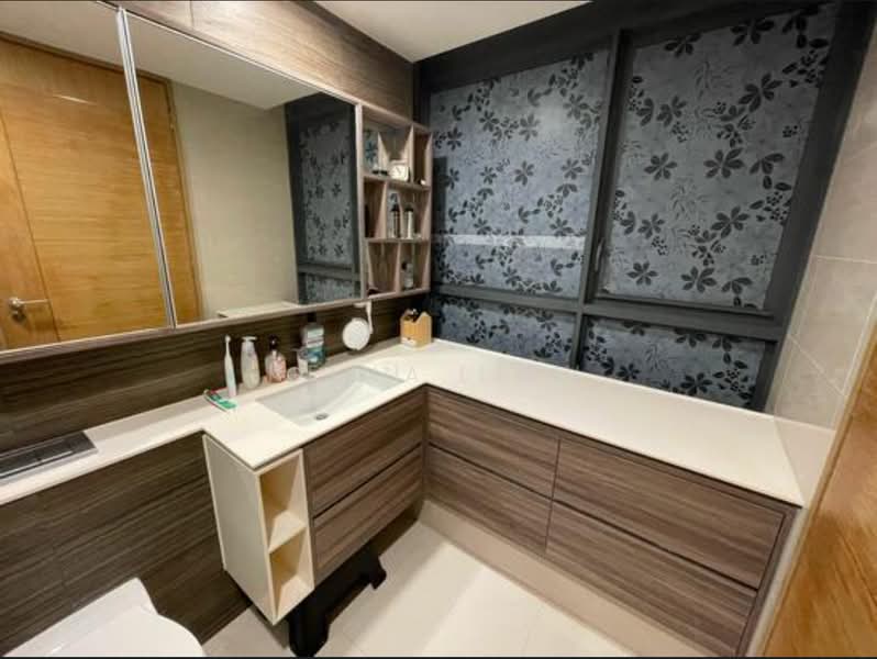 Coco Palms Condominium For Sale at S$ 1,649,999 | PropertyGuru Singapore - Bathroom