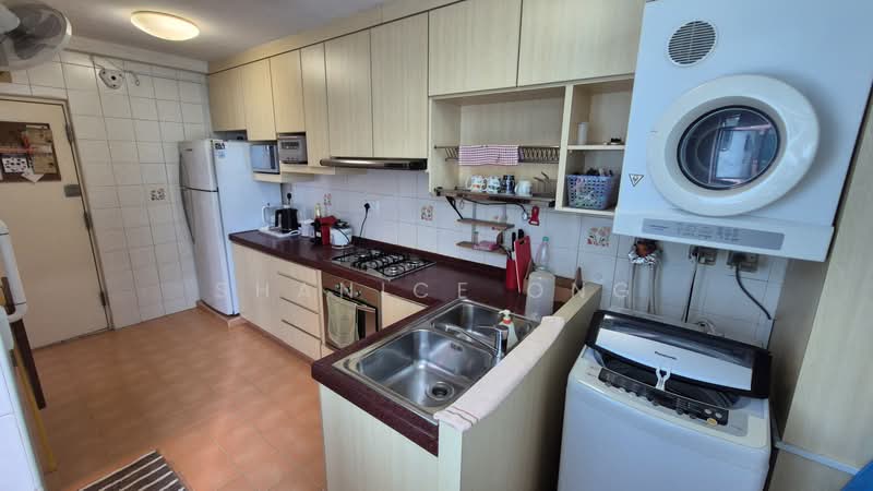 185 Edgefield Plains, 185 Edgefield Plains, 3 Bedrooms, 1,378 sqft, HDB Flat For Rent, by Shanice ONG, 500066306 - Kitchen - PropertyGuru.com.sg