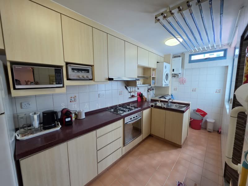 185 Edgefield Plains, 185 Edgefield Plains, 3 Bedrooms, 1,378 sqft, HDB Flat For Rent, by Shanice ONG, 500066306 - Kitchen - PropertyGuru.com.sg