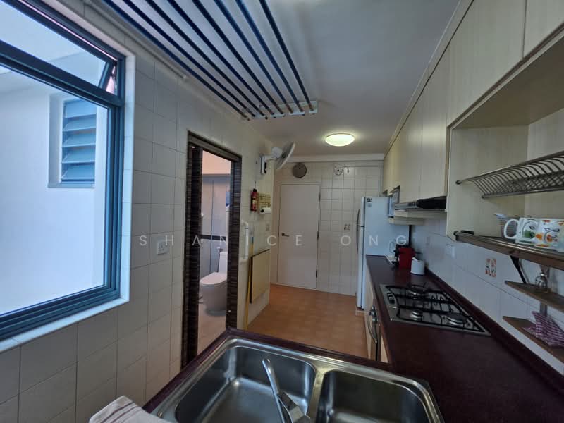 185 Edgefield Plains, 185 Edgefield Plains, 3 Bedrooms, 1,378 sqft, HDB Flat For Rent, by Shanice ONG, 500066306 - Kitchen - PropertyGuru.com.sg