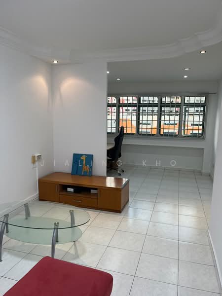450 Choa Chu Kang Avenue 4, 450 Choa Chu Kang Avenue 4, 3 Bedrooms, 1,087 sqft, HDB Flat For Rent, by Jialing Kho, 500066312 - Living Room - PropertyGuru.com.sg
