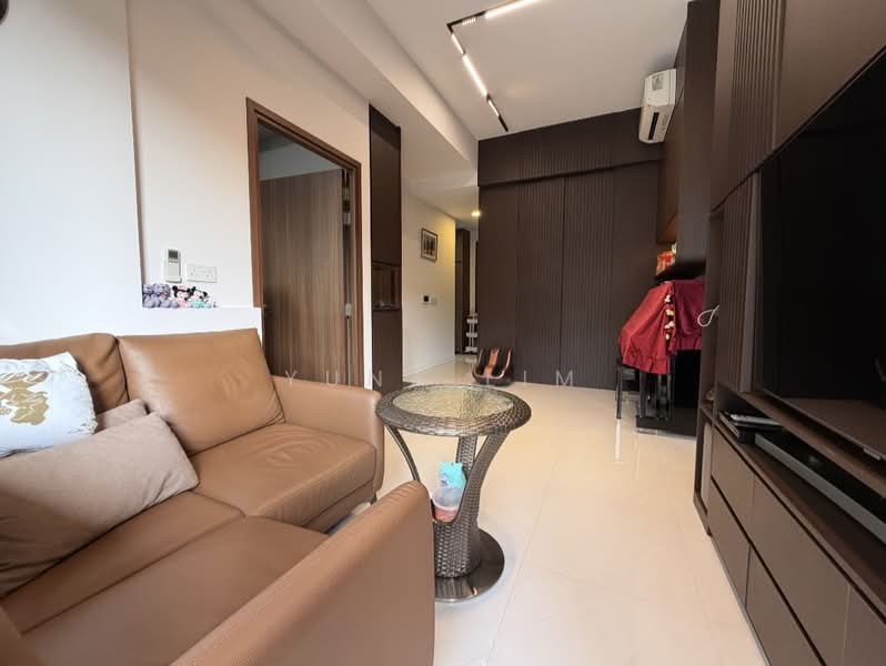 Phoenix Residences Condominium For Sale at S$ 1,420,000 | PropertyGuru Singapore - Living Room