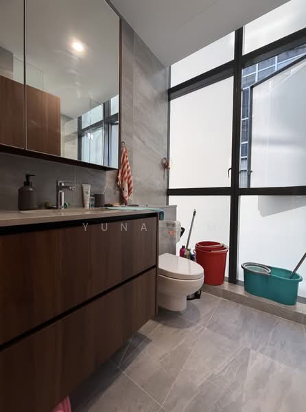 Phoenix Residences Condominium For Sale at S$ 1,420,000 | PropertyGuru Singapore - Bathroom