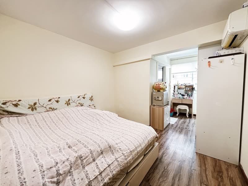 243 Bishan Street 22 HDB Flat For Sale at S$ 860,000 | PropertyGuru Singapore - Bedroom