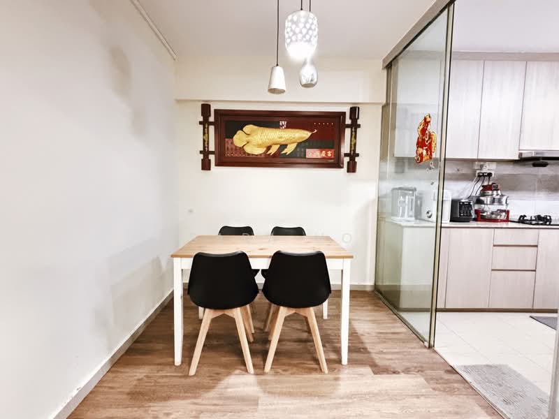 243 Bishan Street 22 HDB Flat For Sale at S$ 860,000 | PropertyGuru Singapore - Dining Room