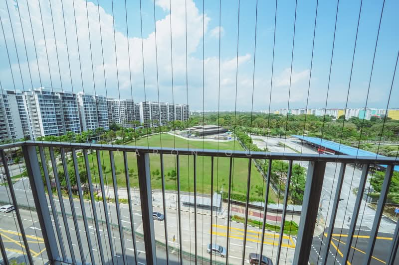 519A Tampines Central 8 HDB Flat For Sale at S$ 908,000 | PropertyGuru Singapore - Balcony