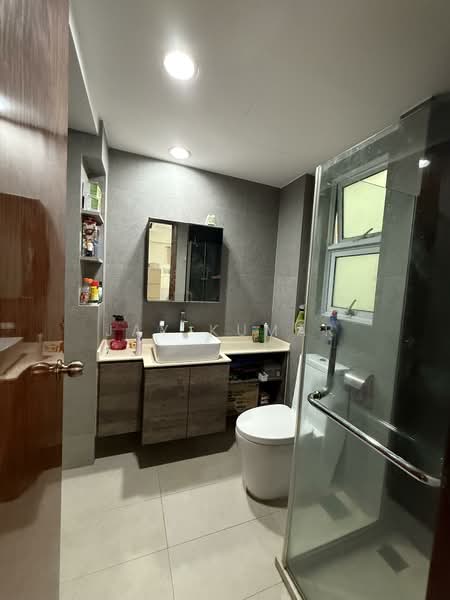 Euphony Gardens Condominium For Sale at S$ 1,000,000 | PropertyGuru Singapore - Bathroom