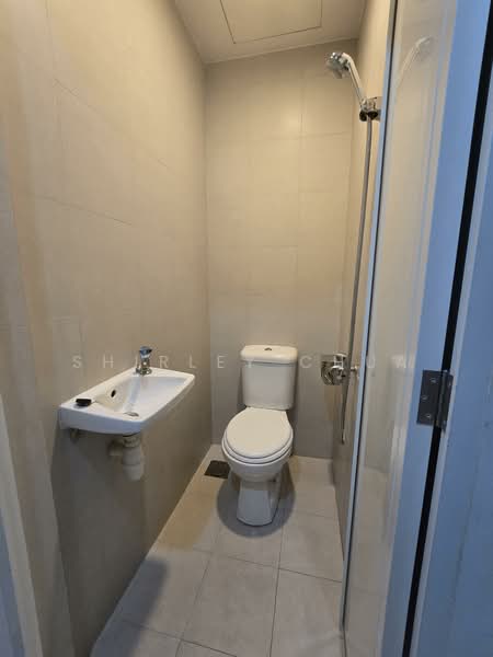 Marina Bay Residences, 18 Marina Boulevard, 3 Bedrooms, 1,959 sqft, Condominium For Rent, by Shirley Chua, 500066353 - Bathroom - PropertyGuru.com.sg