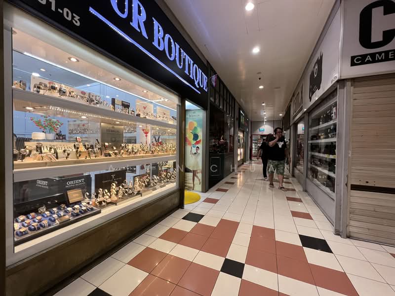 Peninsula Shopping Centre, 3 Coleman Street, 592 sqft, Mall Shop For Sale, by Alvin Chua, 500066357 - Corridor - CommercialGuru.com.sg