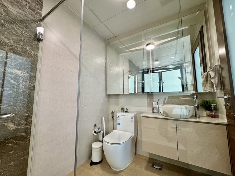 City Square Residences Condominium For Sale at S$ 1,930,000 | PropertyGuru Singapore - Bathroom