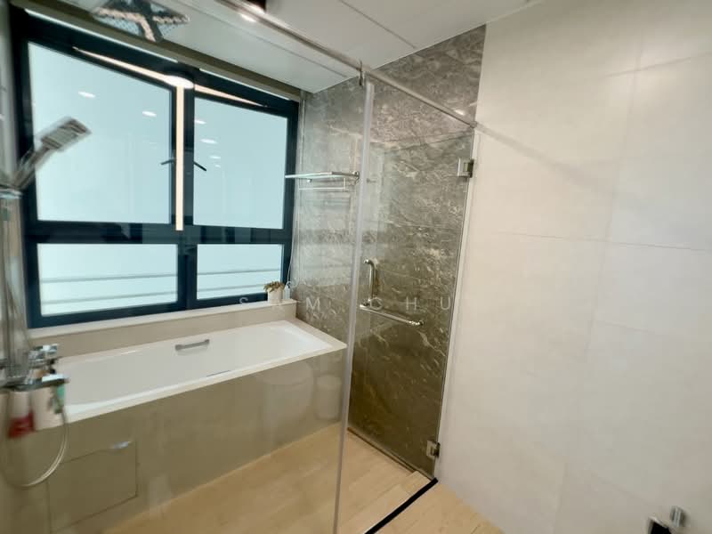 City Square Residences Condominium For Sale at S$ 1,930,000 | PropertyGuru Singapore - Bathroom