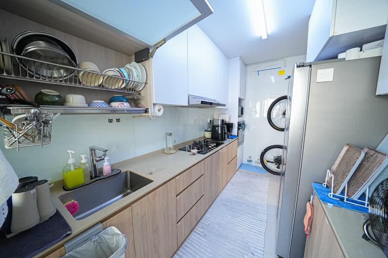 619B Tampines Street 61 HDB Flat For Sale at S$ 820,000 | PropertyGuru Singapore - Kitchen