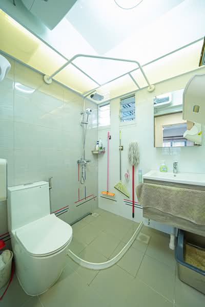 619B Tampines Street 61 HDB Flat For Sale at S$ 820,000 | PropertyGuru Singapore - Bathroom