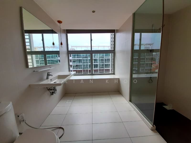Lotus at Paya Lebar, 11 Paya Lebar Road, 2 Bedrooms, 826 sqft, Apartment For Rent, by Julian Khoo, 500066371 - Bathroom - PropertyGuru.com.sg