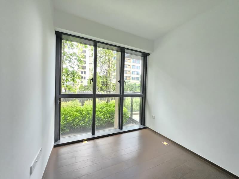 Tembusu Grand, 92 Jalan Tembusu, 3 Bedrooms, 1,173 sqft, Condominium For Rent, by Ferlicia Lim, 500066373 - Common room fits Queen bed - PropertyGuru.com.sg