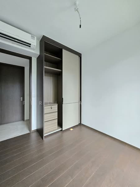 Tembusu Grand, 92 Jalan Tembusu, 3 Bedrooms, 1,173 sqft, Condominium For Rent, by Ferlicia Lim, 500066373 - Full height wardrobe - PropertyGuru.com.sg