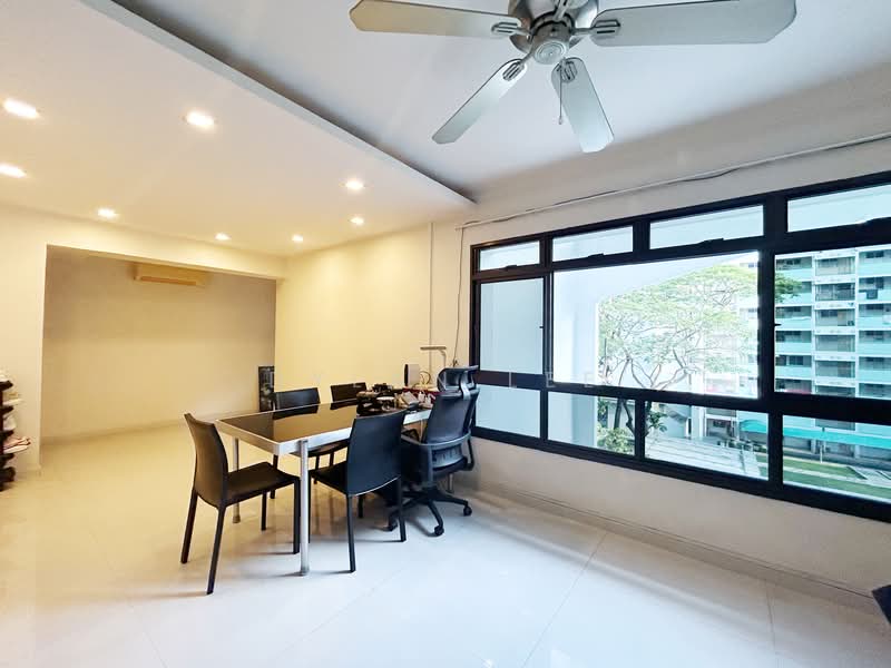 19 Jalan Tenteram HDB Flat For Sale at S$ 668,000 | PropertyGuru Singapore - Dining Room