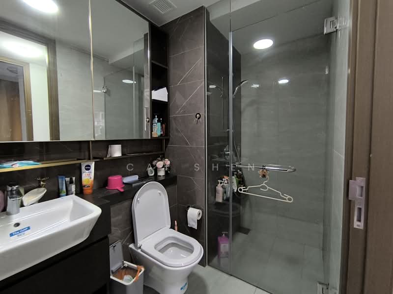 The Florence Residences Condominium For Sale at S$ 1,380,000 | PropertyGuru Singapore - Bathroom