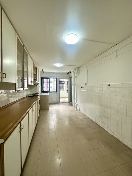 117 Ang Mo Kio Avenue 4 HDB Flat For Sale at S$ 425,000 | PropertyGuru Singapore - Kitchen