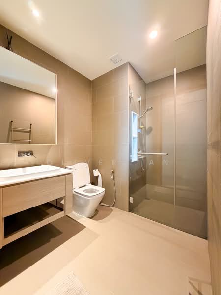 The Crest, 101 Prince Charles Crescent, 4 Bedrooms, 1,615 sqft, Condominium For Rent, by Oliver Tan, 500066401 - Bathroom - PropertyGuru.com.sg