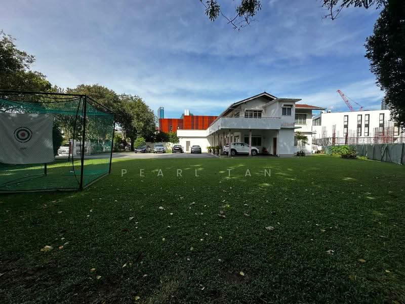 ❤️❤️$1800psf GCB IN D11 ELEVATED, WIDE FRONTAGE, 1KM ACS, SCGS, SJI☎️PEARL9189⭐️0081 Good Class Bungalow For Sale at S$ 38,000,000 | PropertyGuru Singapore - Exterior