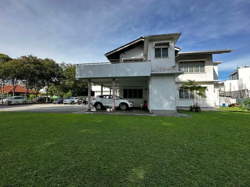 ❤️❤️$1800psf GCB IN D11 ELEVATED, WIDE FRONTAGE, 1KM ACS, SCGS, SJI☎️PEARL9189⭐️0081 Good Class Bungalow For Sale at S$ 38,000,000 | PropertyGuru Singapore - Exterior