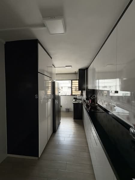 757 Yishun Street 72 HDB Flat For Sale at S$ 500,000 | PropertyGuru Singapore - Kitchen