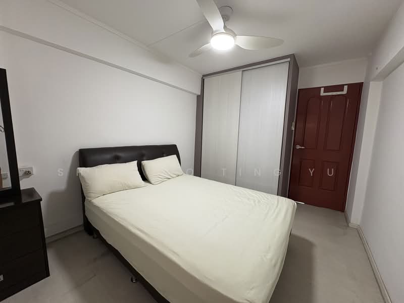 757 Yishun Street 72 HDB Flat For Sale at S$ 500,000 | PropertyGuru Singapore - Bedroom