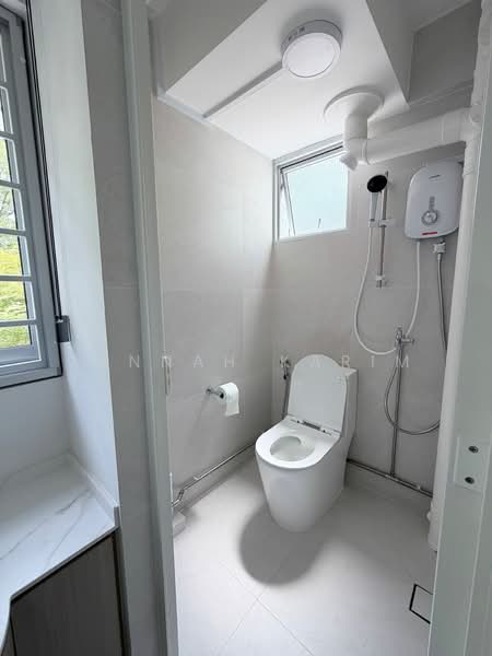 552 Bedok North Avenue 1, 552 Bedok North Avenue 1, Studio, 150 sqft, HDB Flat For Rent, by Jannah Karim, 500066414 - Bathroom - PropertyGuru.com.sg
