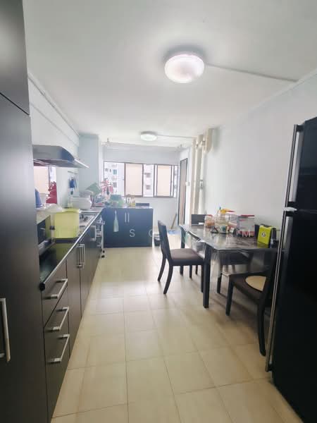 506 West Coast Drive HDB Flat For Sale at S$ 399,900 | PropertyGuru Singapore - Kitchen