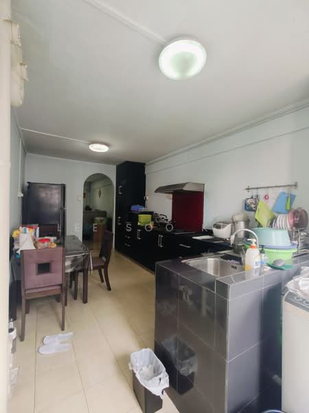 506 West Coast Drive HDB Flat For Sale at S$ 399,900 | PropertyGuru Singapore - Kitchen