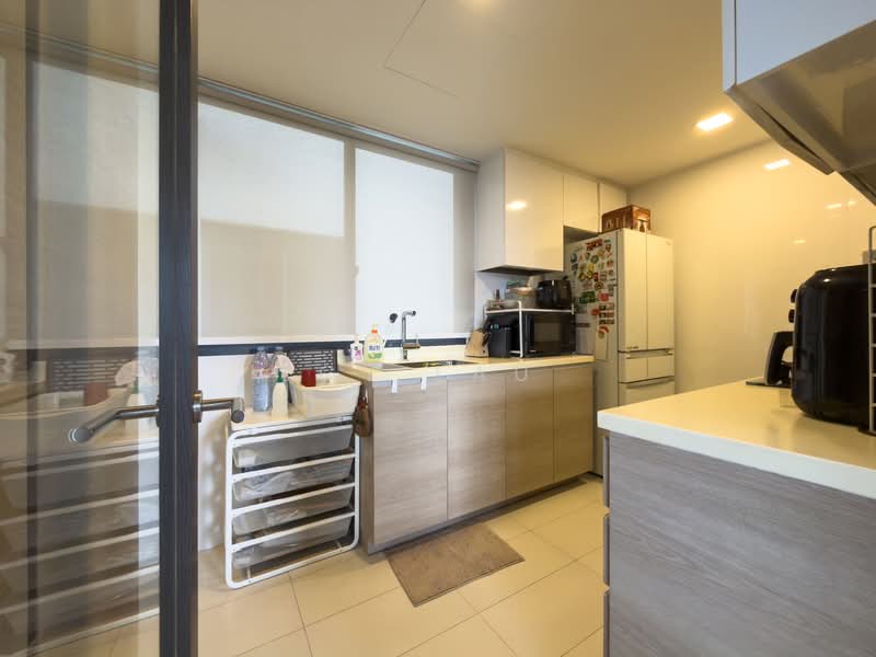 Boathouse Residences Condominium For Sale at S$ 1,800,000 | PropertyGuru Singapore - Kitchen