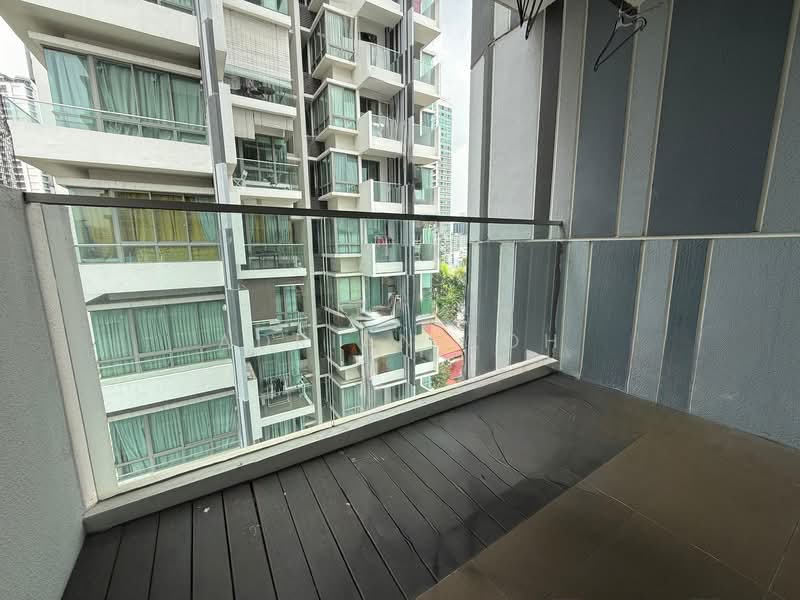 Newton Edge Condominium For Sale at S$ 980,000 | PropertyGuru Singapore - Balcony