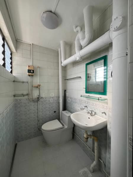115 Potong Pasir Avenue 1, 115 Potong Pasir Avenue 1, 3 Bedrooms, 1,033 sqft, HDB Flat For Sale, by Yeo Tong Boon, 500066444 - Bathroom - PropertyGuru.com.sg
