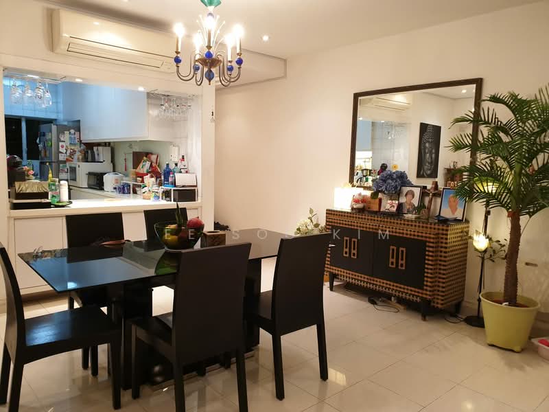Ridgewood Condominium Condominium For Sale at S$ 4,080,000 | PropertyGuru Singapore - Dining Room