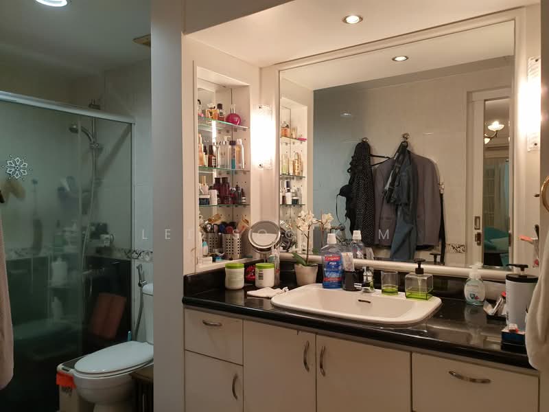 Ridgewood Condominium Condominium For Sale at S$ 4,080,000 | PropertyGuru Singapore - Bathroom