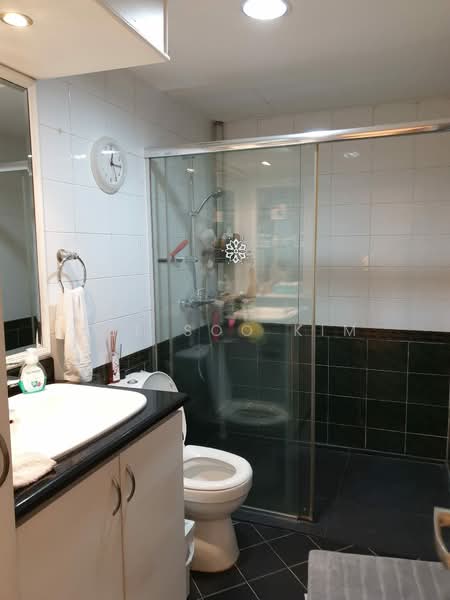 Ridgewood Condominium Condominium For Sale at S$ 4,080,000 | PropertyGuru Singapore - Bathroom