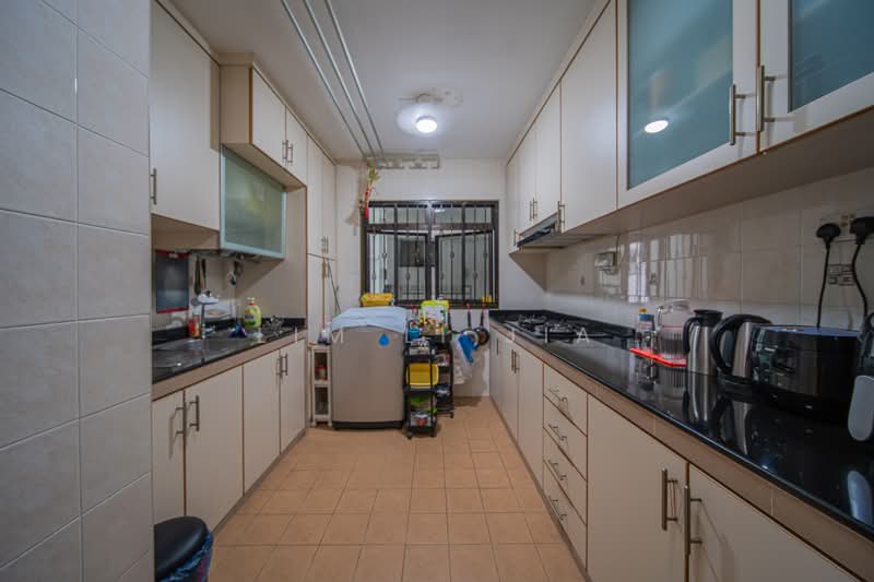 312A Anchorvale Lane HDB Flat For Sale at S$ 600,000 | PropertyGuru Singapore - Kitchen