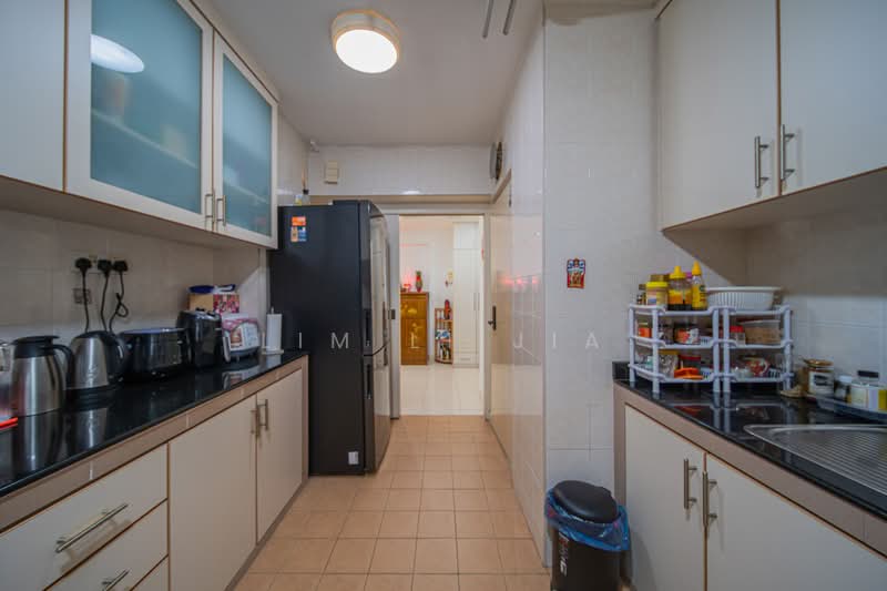 312A Anchorvale Lane HDB Flat For Sale at S$ 600,000 | PropertyGuru Singapore - Kitchen