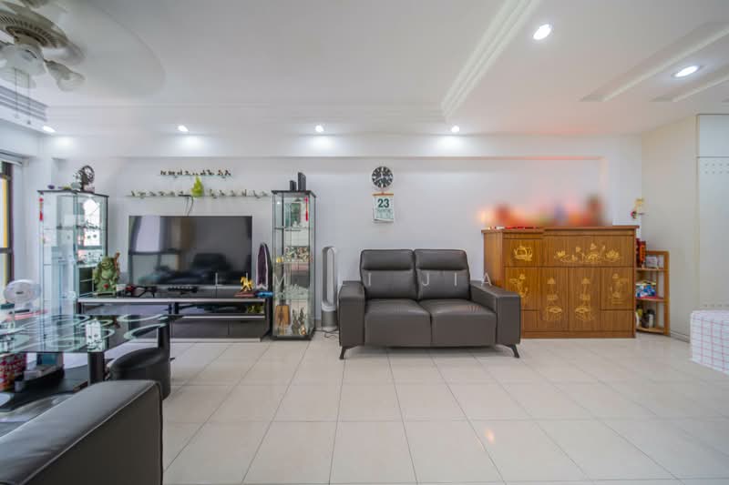 312A Anchorvale Lane HDB Flat For Sale at S$ 600,000 | PropertyGuru Singapore - Living Room