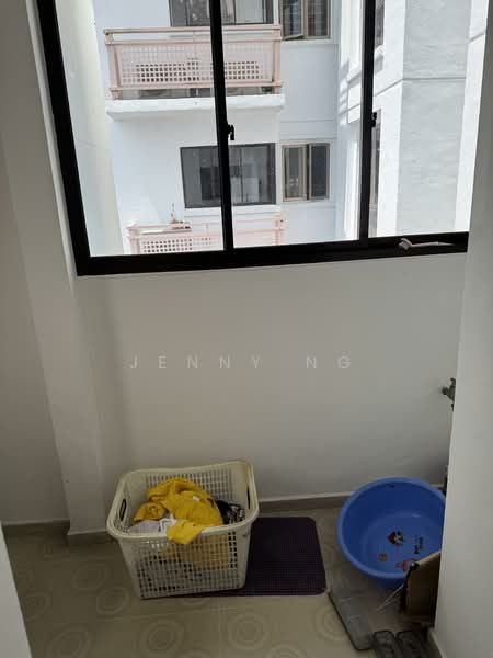 Parkview Apartments Apartment For Sale at S$ 1,050,000 | PropertyGuru Singapore - Balcony