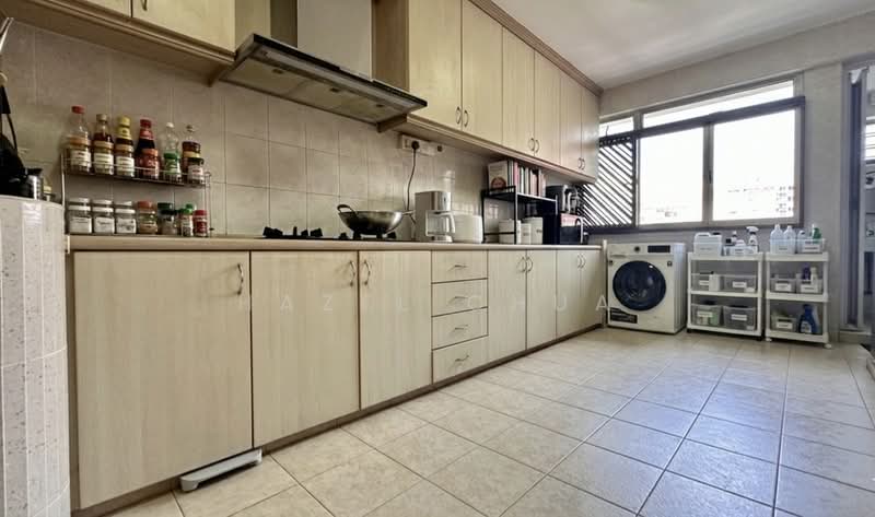 13 Toh Yi Drive HDB Flat For Sale at S$ 938,000 | PropertyGuru Singapore - Kitchen