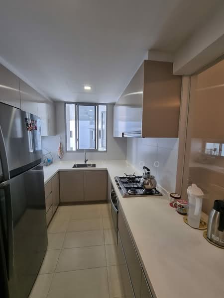 Prive Executive Condominium For Sale at S$ 1,950,000 | PropertyGuru Singapore - Kitchen