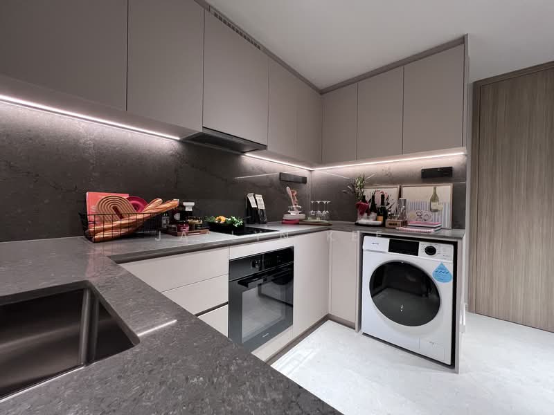 River Modern Condominium For Sale at S$ 1,548,000 | PropertyGuru Singapore - Kitchen