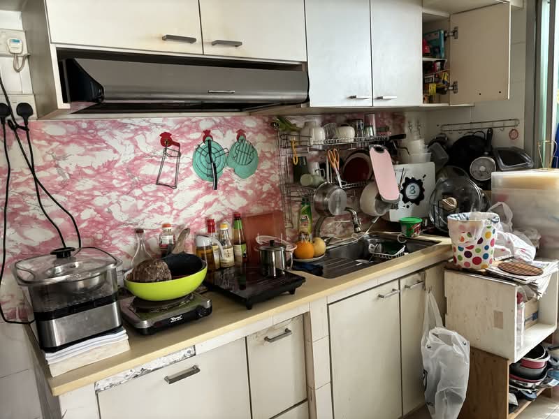 421 Clementi Avenue 1 HDB Flat For Sale at S$ 1,180,000 | PropertyGuru Singapore - Kitchen