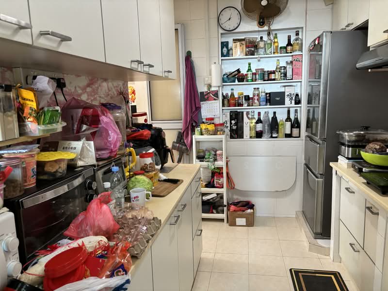 421 Clementi Avenue 1 HDB Flat For Sale at S$ 1,180,000 | PropertyGuru Singapore - Kitchen