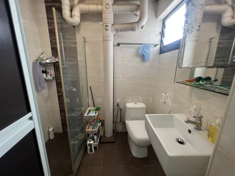 405 Sin Ming Avenue HDB Flat For Sale at S$ 900,000 | PropertyGuru Singapore - Bathroom